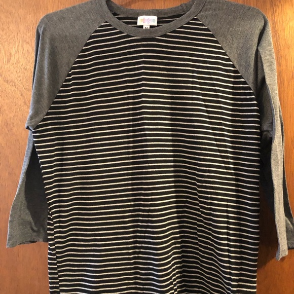 LuLaRoe Tops - Lularoe Randy Tee